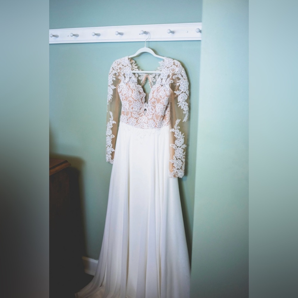 Lilian West wedding dress & veil! Gorgeous detail.